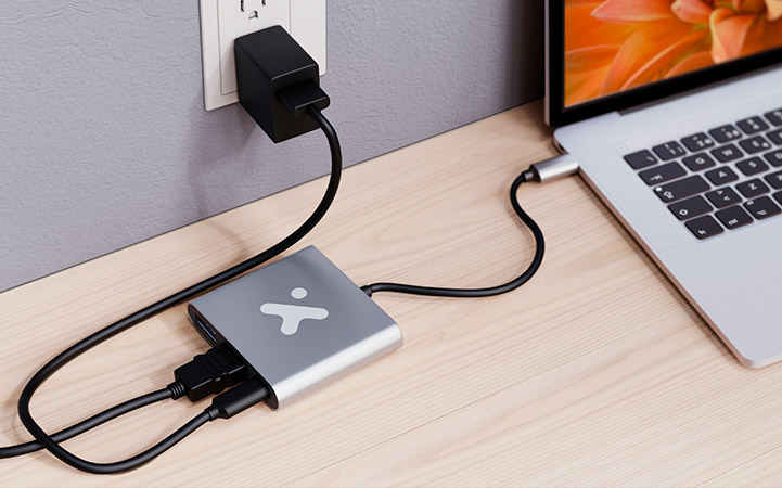 Xtech - Video adapter - USB Type C - HDMI (f) Type C(f) USB 3.0(f) - Aluminum - 3 in one XTC-566