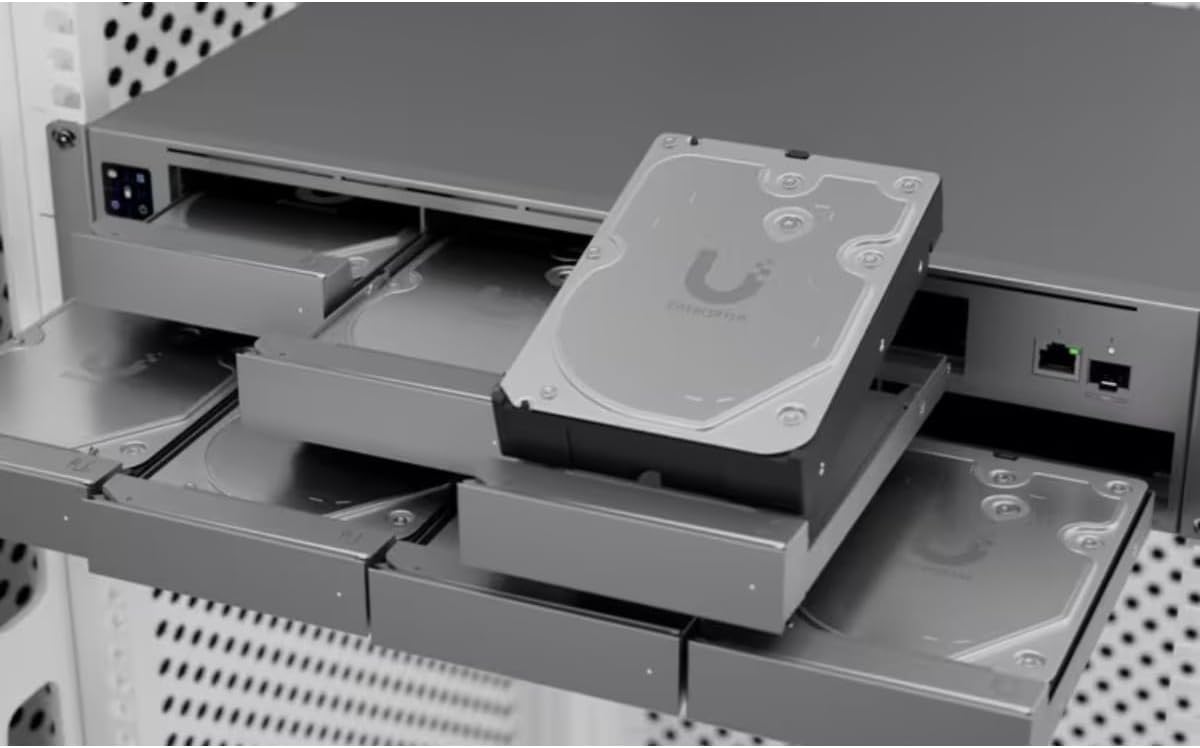 Ubiquiti - Hard drive - Internal hard drive - 8 TB - 3.5" - UACC-HDD-E-8TB